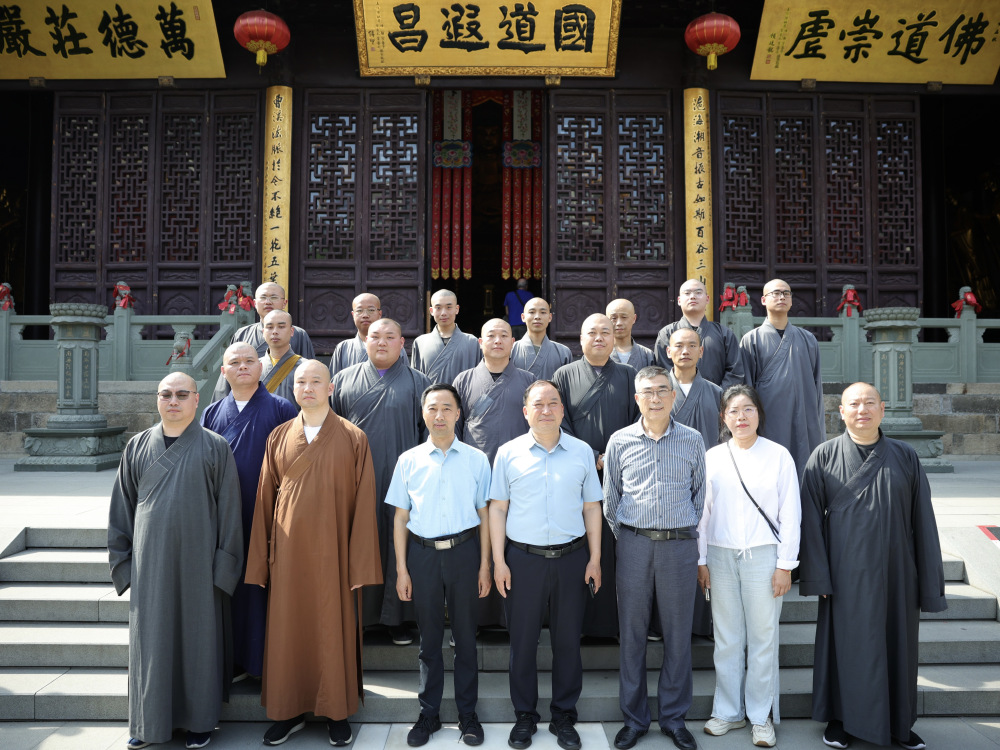 玉佛寺合影.png